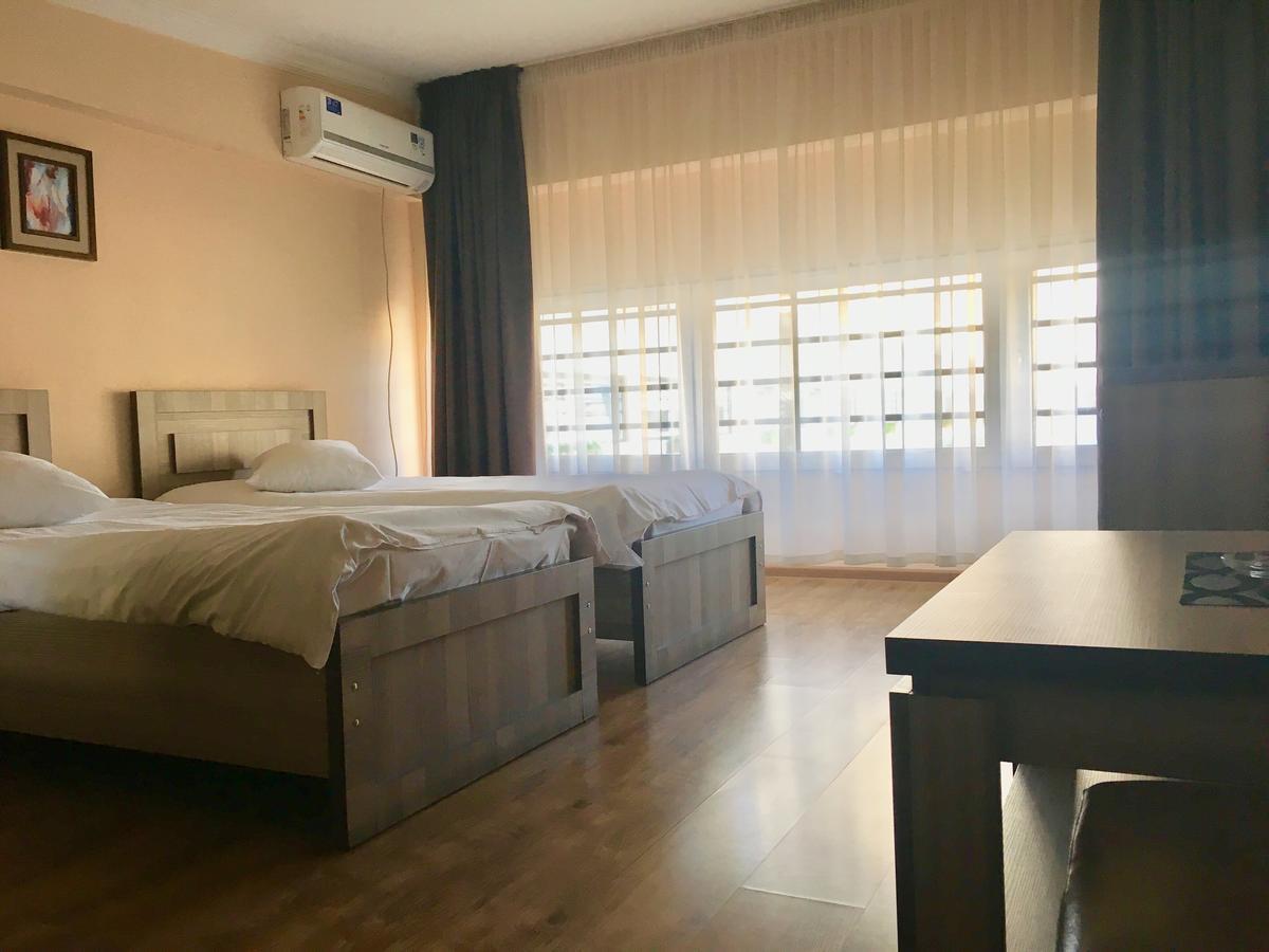 Colosseo Hotel Tbilisi Rum bild